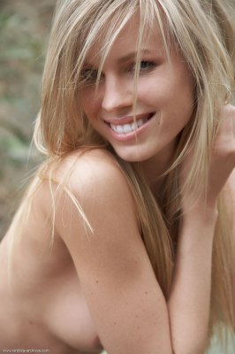 ErroticaArchive 2014 08 06 EPIKALO MARKETA by ERRO 1eb66 med