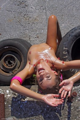 Layla in Sobborgo Errotica Archives